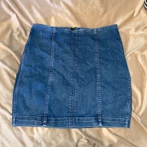 Free people stretchy mini denim skirt with zipper on back